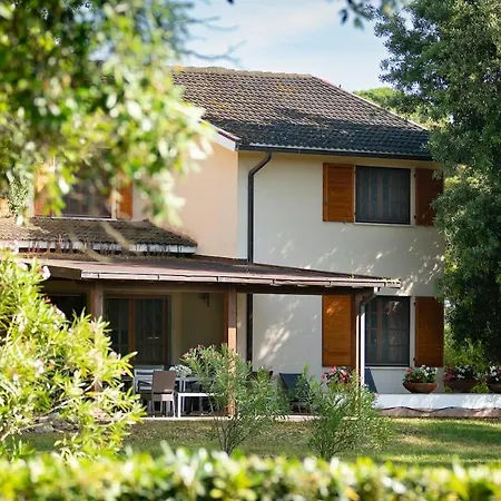 Capinera, Entire House With Private Park Villa