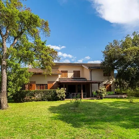 Villa Capinera, Entire House With Private Park Punta Ala