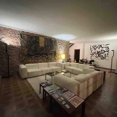 Capinera, Entire House With Private Park