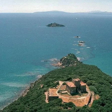 Villa Capinera, Entire House With Private Park Punta Ala