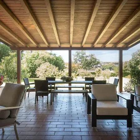 Villa Capinera, Entire House With Private Park