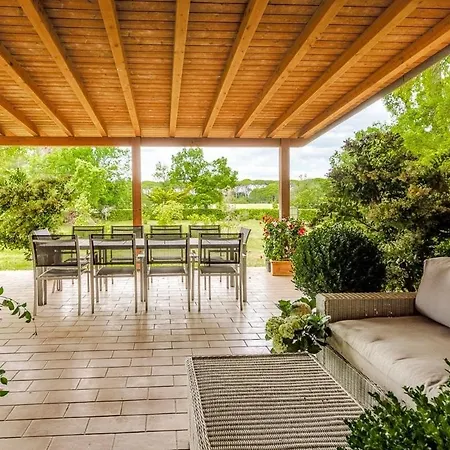 Capinera, Entire House With Private Park * Udine