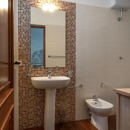 Capinera, Entire House With Private Park Udine